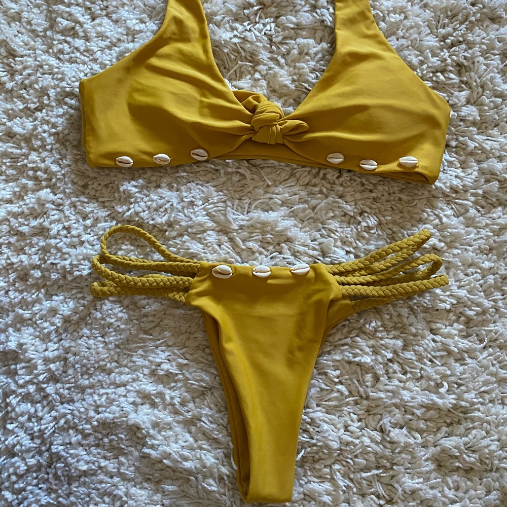 🐚 bathing suit